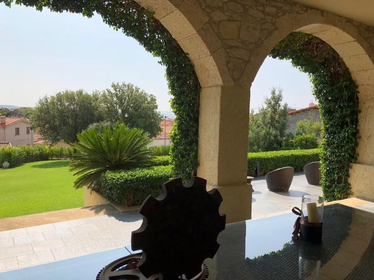 펜션 Gesturi Sardinia Borgo Antico XIX Sec. 빌라